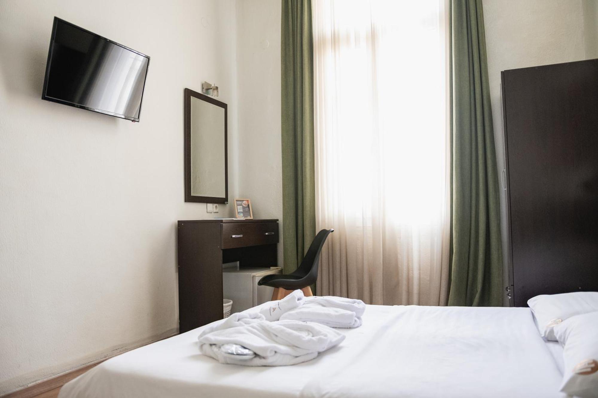 Hotel Ilisia Солун Екстериор снимка