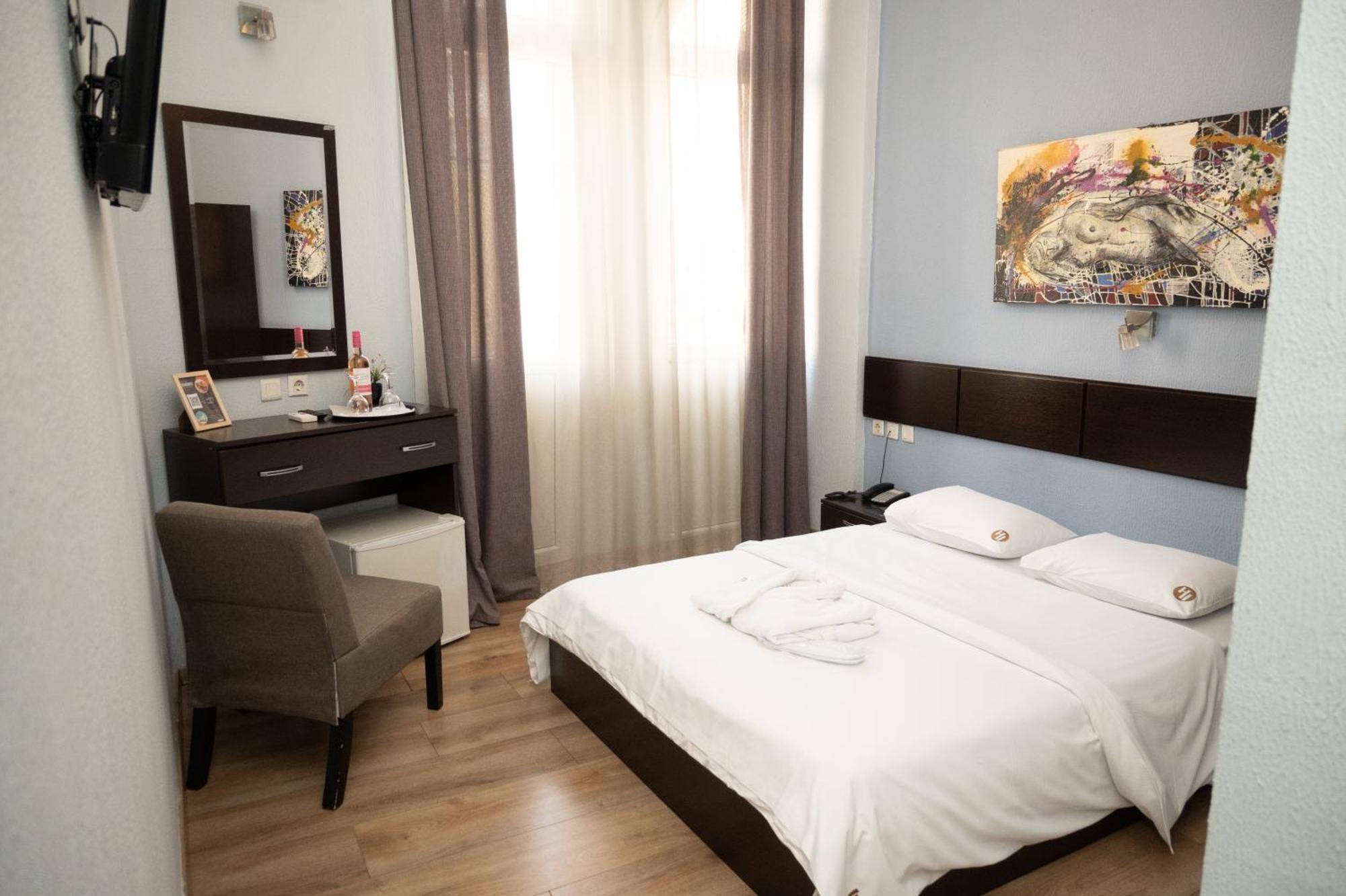 Hotel Ilisia Солун Екстериор снимка