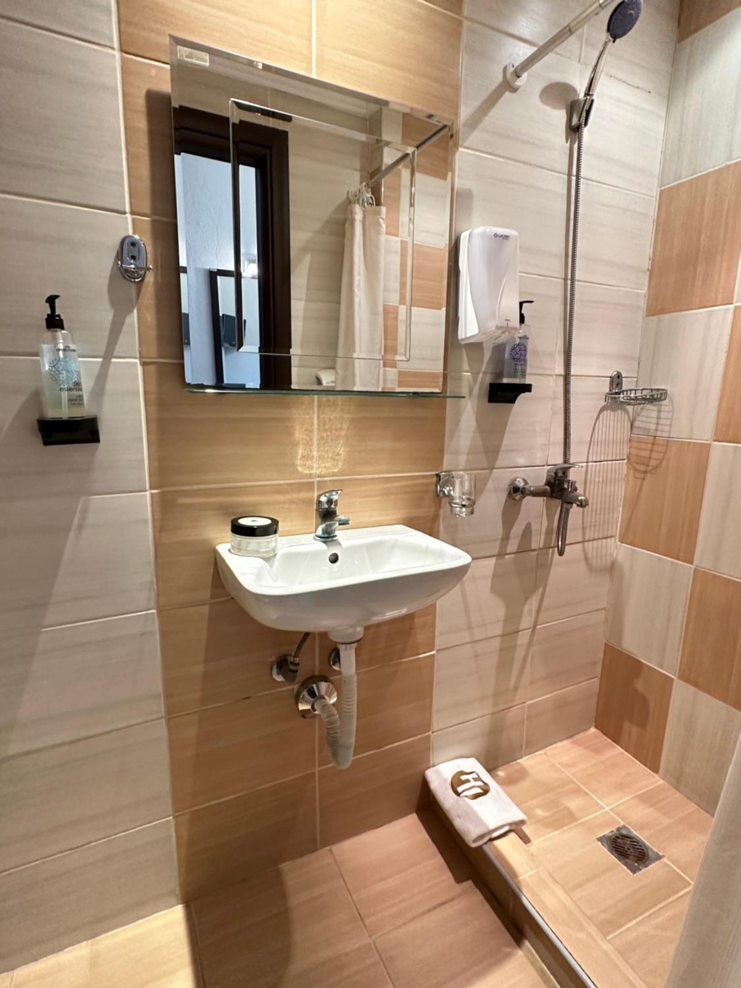Hotel Ilisia Солун Екстериор снимка