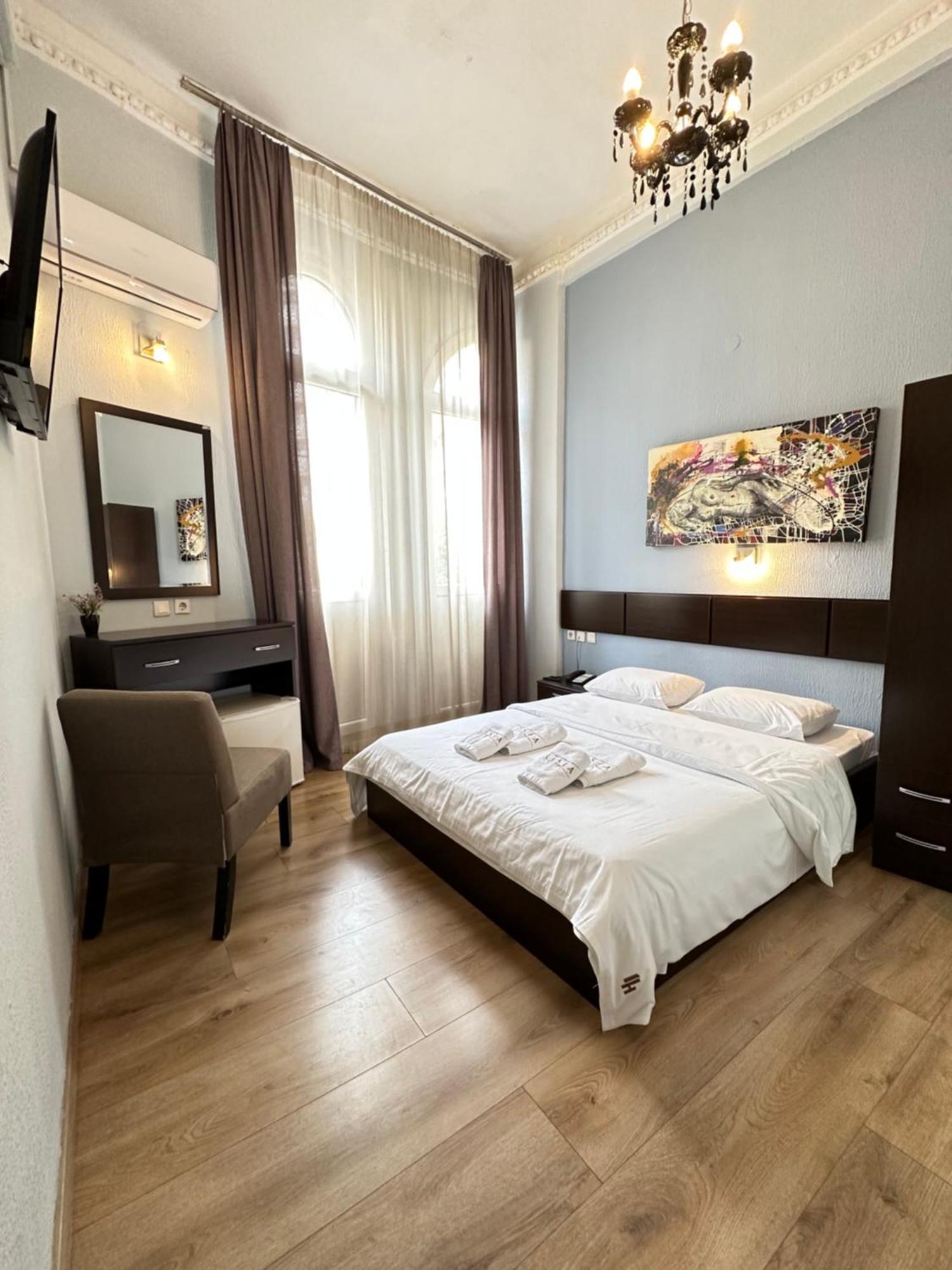 Hotel Ilisia Солун Екстериор снимка