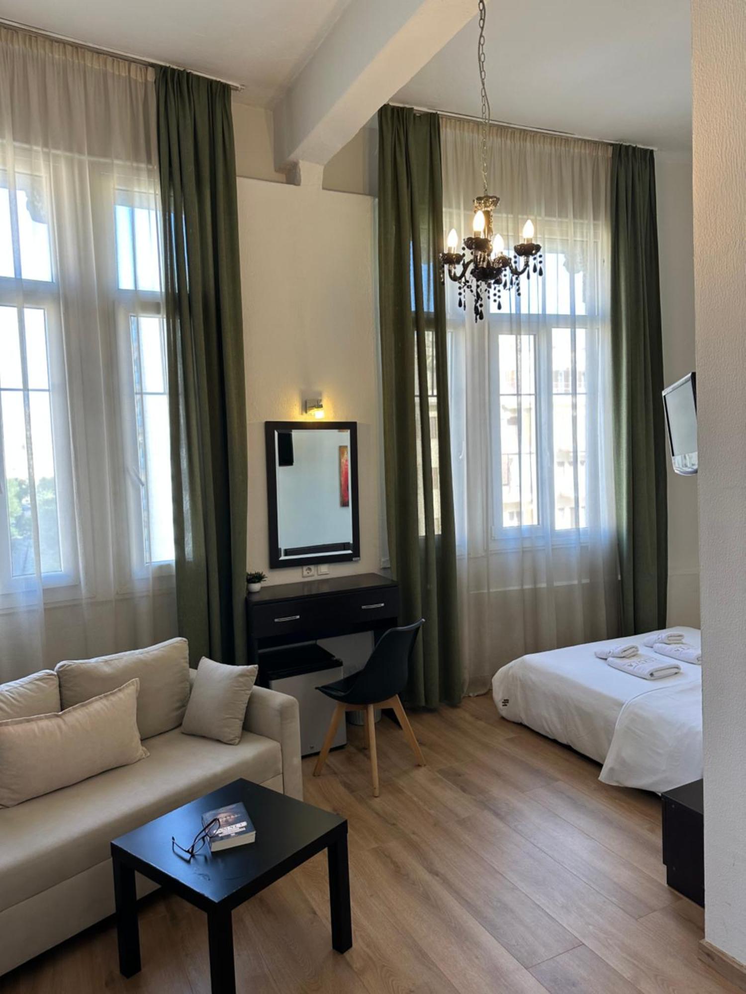 Hotel Ilisia Солун Екстериор снимка